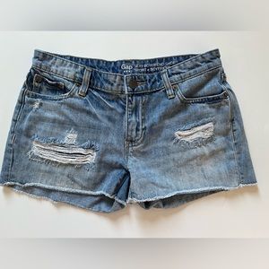 Gap Sexy Boyfriend Short Medium Wash Blue Denim Distressed look women’s size 25